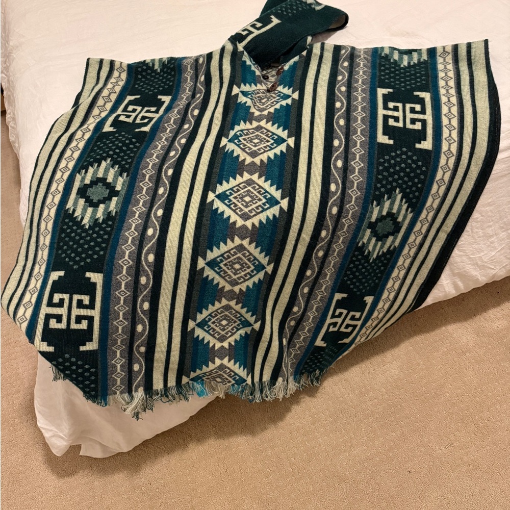 Alpaca Geometric Patterned Poncho - image 2